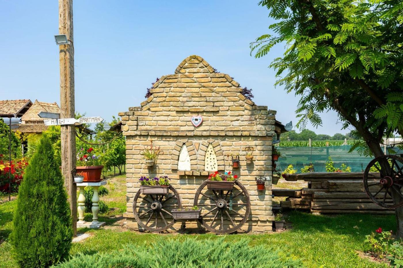 Salas Vujic Bečej المظهر الخارجي الصورة