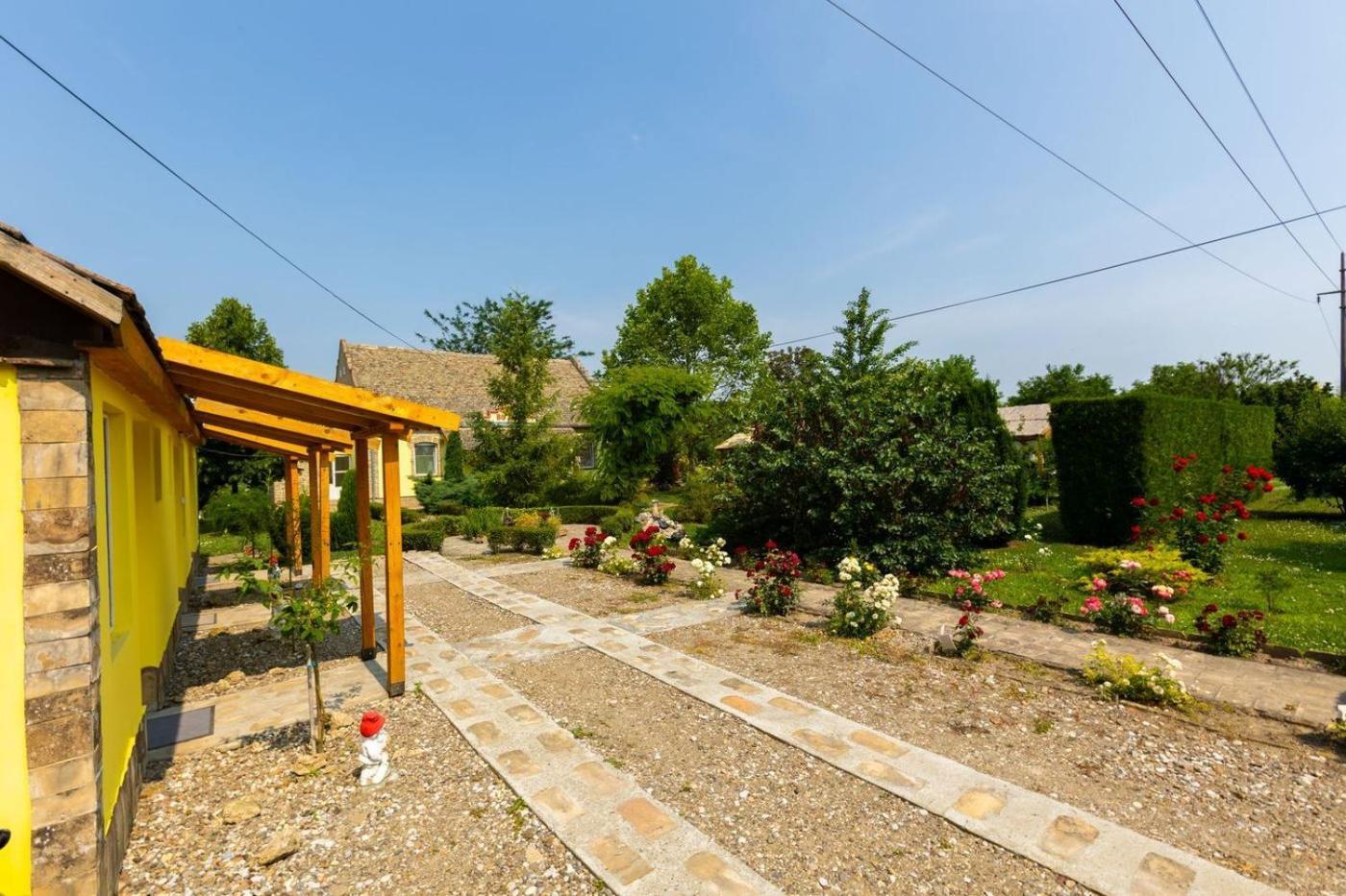 Salas Vujic Bečej المظهر الخارجي الصورة